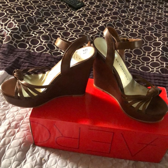 Brown Wedges so perfect for spring - Picture 3 of 3